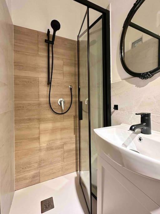 Warm Retreat In The Heart Of Florence Cls Station Apartment Luaran gambar