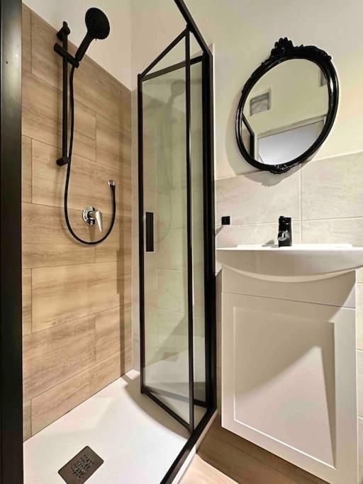 Warm Retreat In The Heart Of Florence Cls Station Apartment Luaran gambar